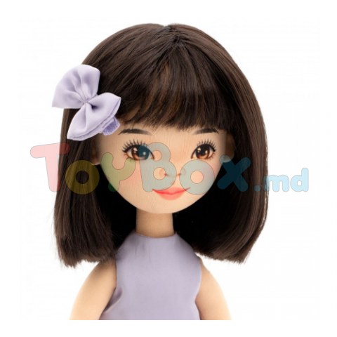 Orange Toys SS04-04 Păpuşă Leela într-o rochie violetă, 32 cm